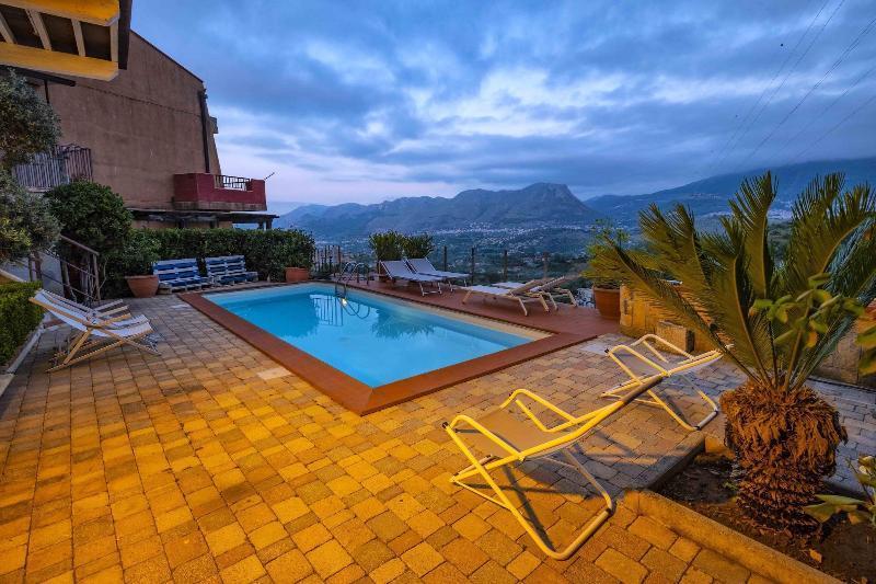 Bnb Casa Rossa Monreale Zewnętrze zdjęcie